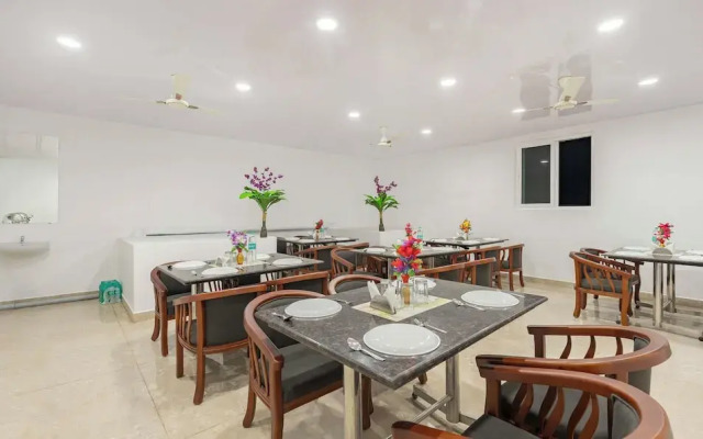 Treebo Royal Plaza,700 Mts From Promenade Beach