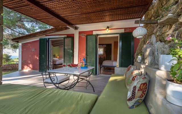 Ilyessa Cottages