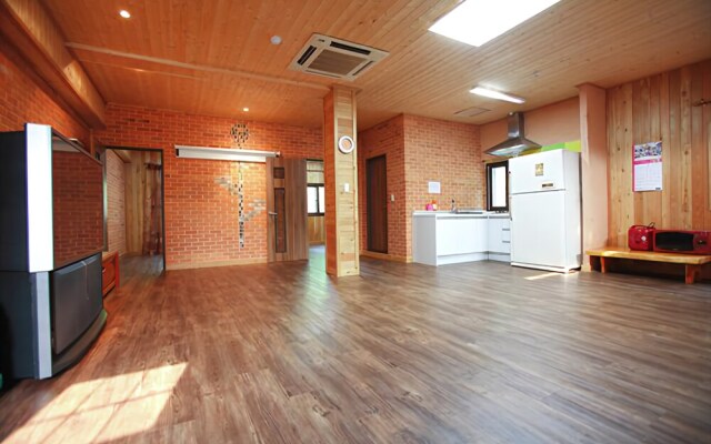Yongin Tree's Story Pension
