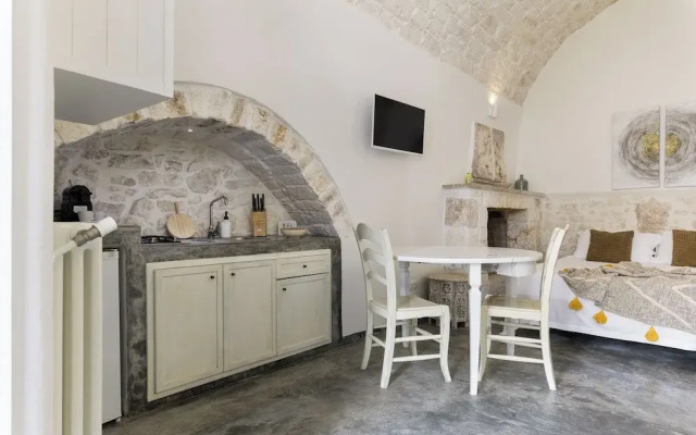 White Studio with Jacuzzi