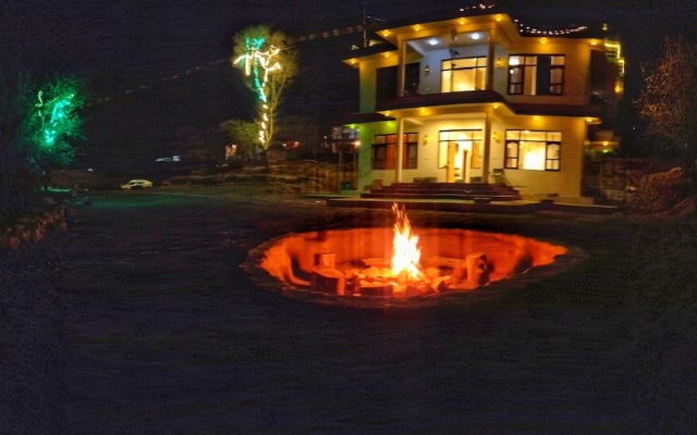 The Bunker Hostel - Dharamkot
