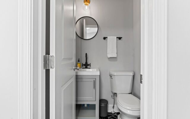 Modern & Comfy - 5* - Location Game Room