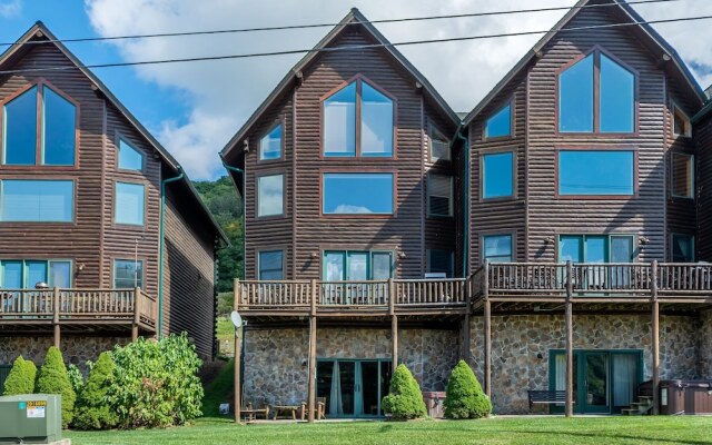 Cedar Shores Villa 09