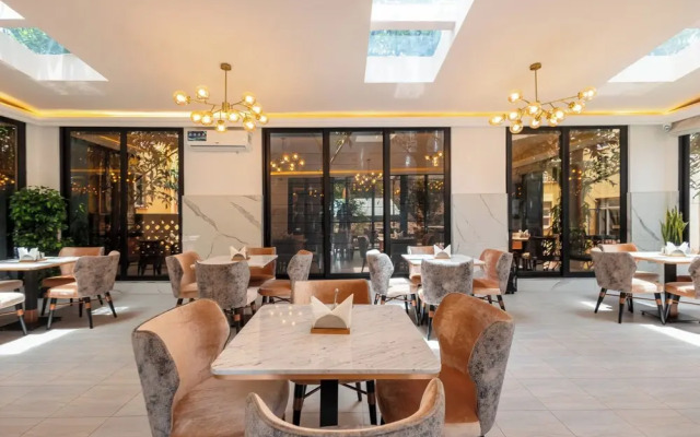 Iman Hotel