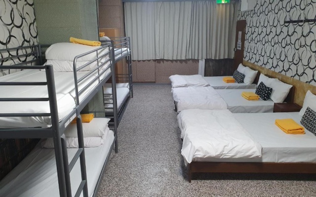 기숙사 내 침대 (남성용 기숙사) 사진 1