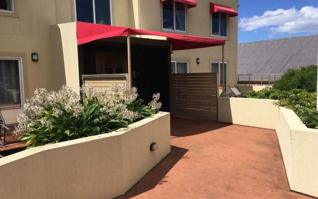 Hampden at Battery Point Apartments