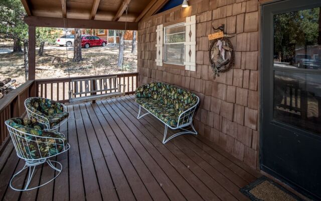 Aztex Retreat - Three Bedroom Cabin