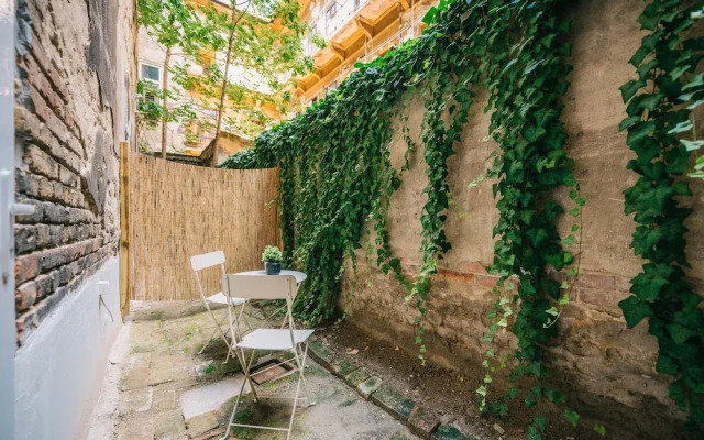 Akacfa Street Studios