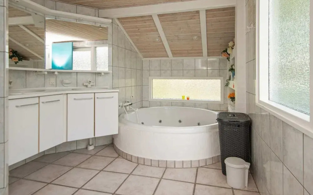 8 Person Holiday Home in Glesborg