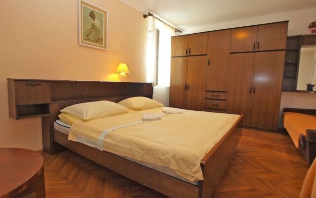 Apartment 256