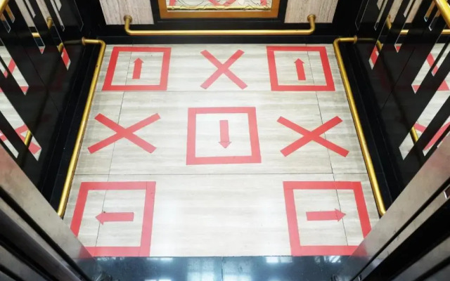 Apartment Green Lake View Ciputat by Celebrity Room By Zuzu