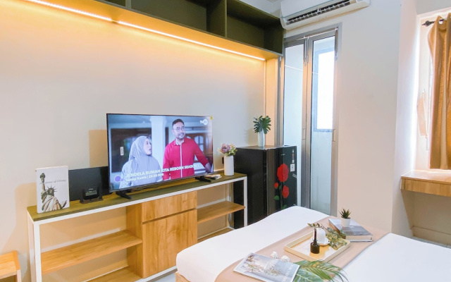 Compact Wood Accents Studio Apartment Grand Kamala Lagoon