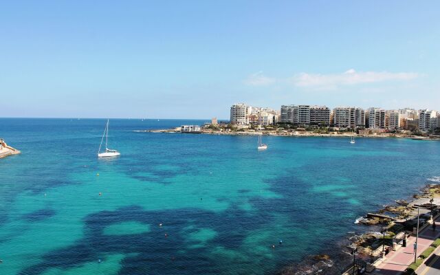 Spinola Bay Apartment by Getaways Malta