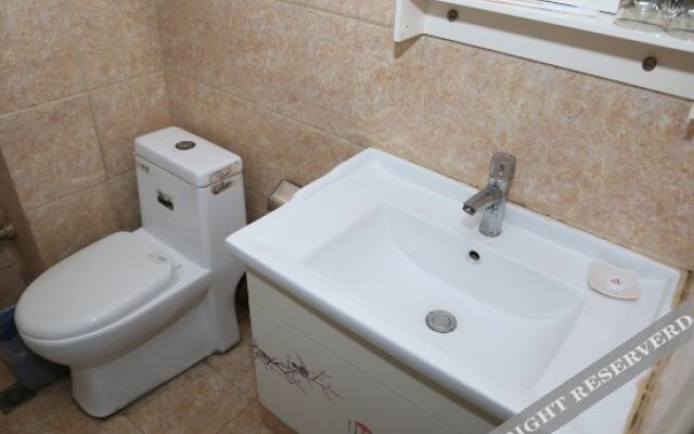 Yuerong Holiday Hotel