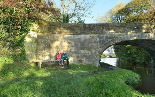 Orchard Glamping - Apartment Pod - Blossom