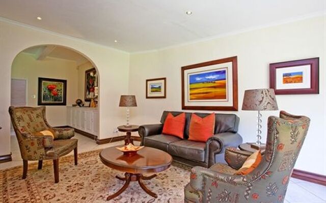 NO66 Sandton Lodge