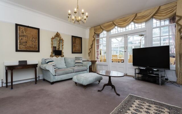 Veeve - Grand Greenwich