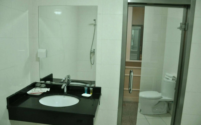 Dalian Yijia Business Hotel