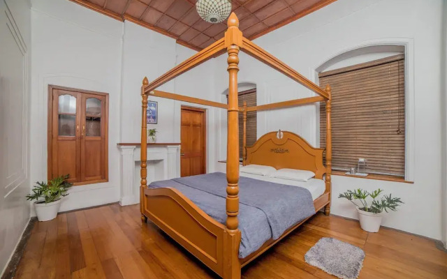Savithri  Bungalow By XploreIndo