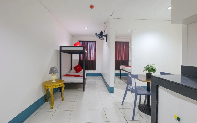 OYO 809 Crowne One Condo