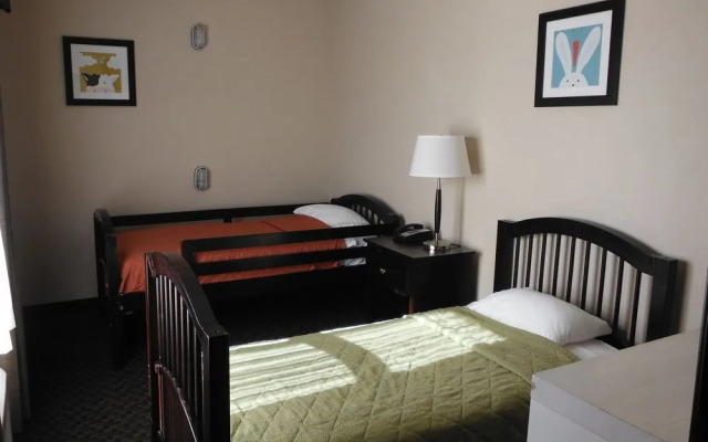 Holiday Inn Express & Suites Clinton by IHG