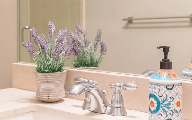 Perfect 1BR Executive Suite Yorkville