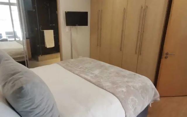 Glammys Suites at Hydro