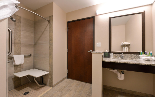 Holiday Inn Express & Suites Williams by IHG