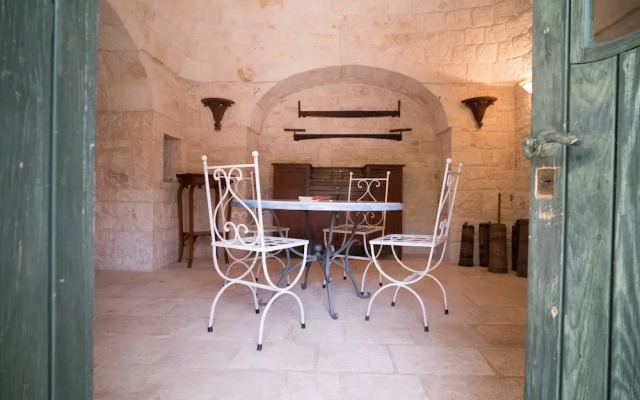 Trullo Bosco Selva Fasano by Typney