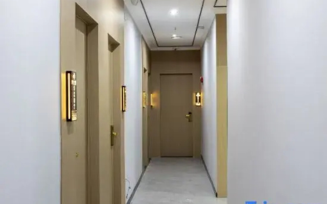 Yixing Hotel