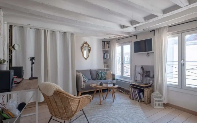 Stylish Apartment for 2 in the Heart of Paris