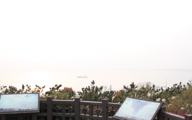 Wolmido W Tourist Hotel