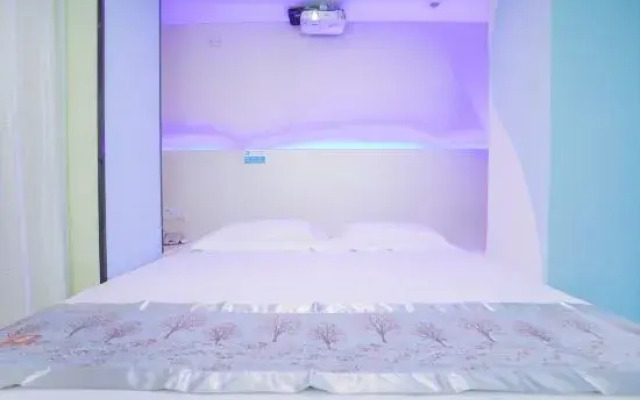 Shell Hotel (Zhuhai Gongbei Port, Fuhuali Wal-Mart)