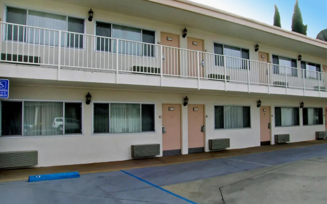 Americas Best Value Inn Visalia