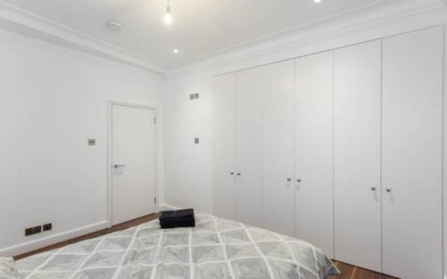 Fleet Street Apartment 3