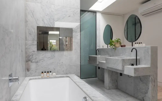 Simon Close by Onefinestay
