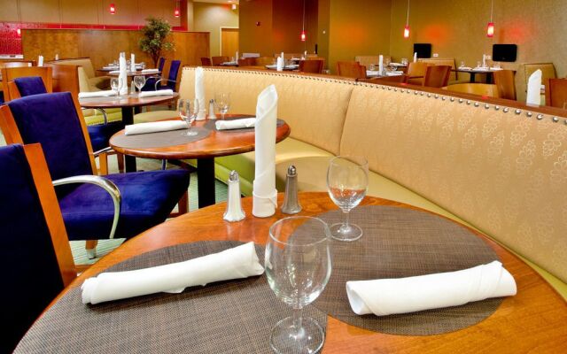 DoubleTree by Hilton Richmond Airport