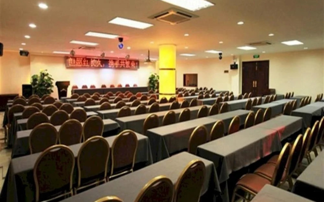 Purple Attic Holiday Hotel