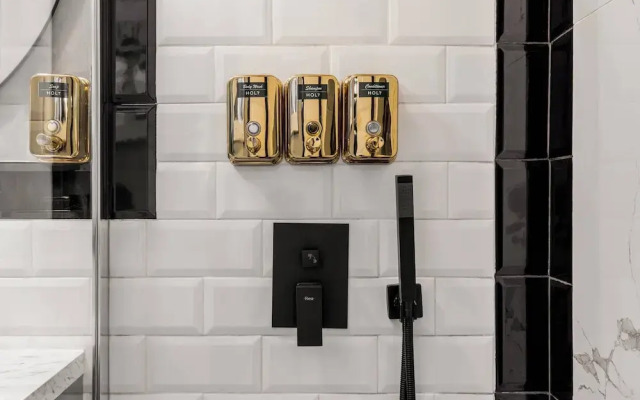 Holt - The Great Gatsby