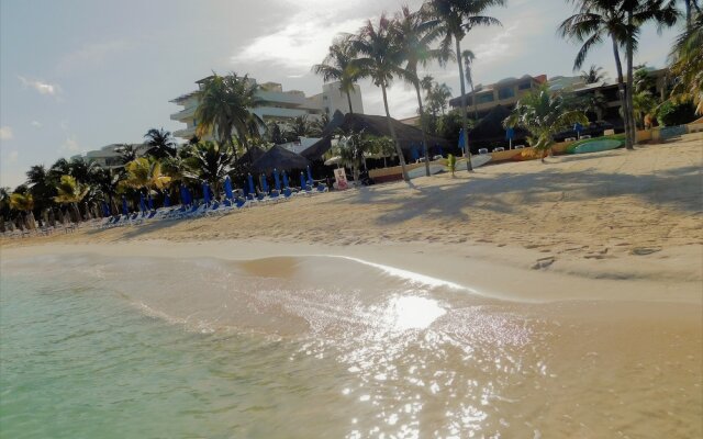 Nautibeach Condos