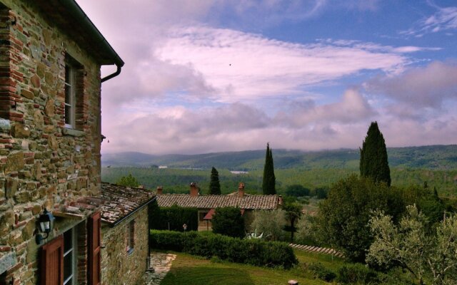 Hill-view Apartment in Lucignano With Private Terrace