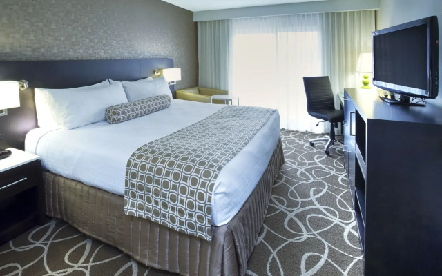 Crowne Plaza Kitchener-Waterloo by IHG