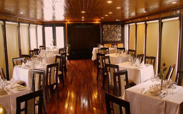L'Azalee Cruise Halong