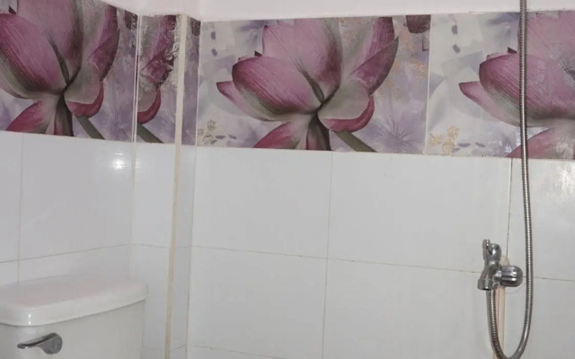 Rooms 498 Hostel