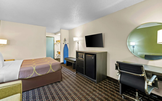 Super 8 by Wyndham Watertown WI