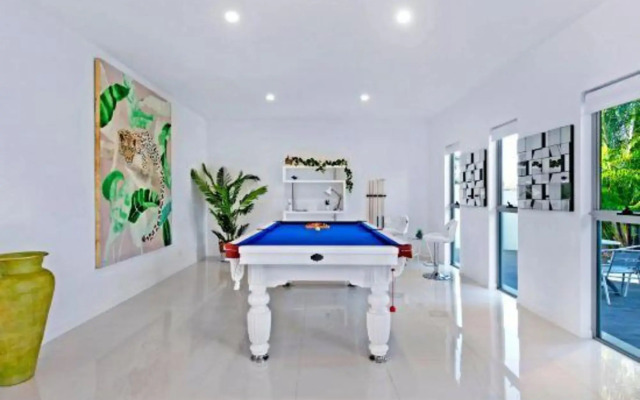 Luxico Majestic Palms (Heated Pool)