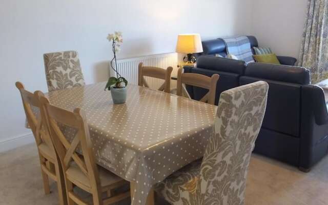 Newbridge House Apartment 2