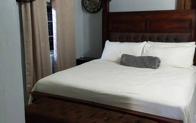 Zipcode Hideaway Guesthouse