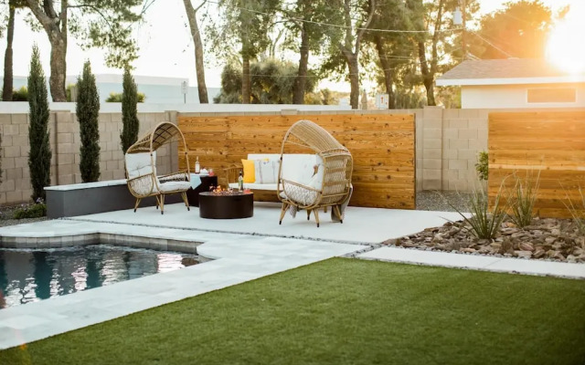 Cheery Lynn - Daisy in Phoenix