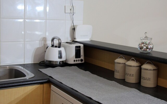 Adelaide Central Apartment - 3Br, 2Bath & Carpark